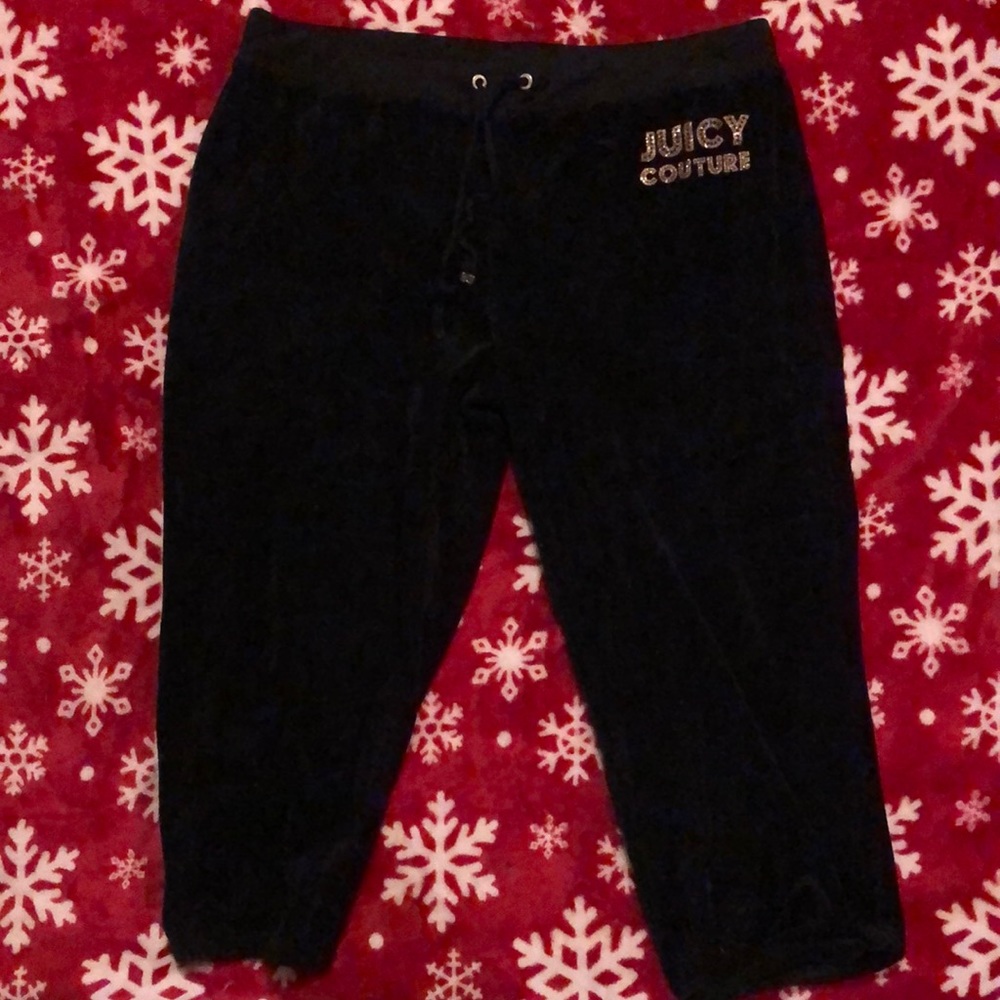 Juicy couture black fuzzy capri joggers